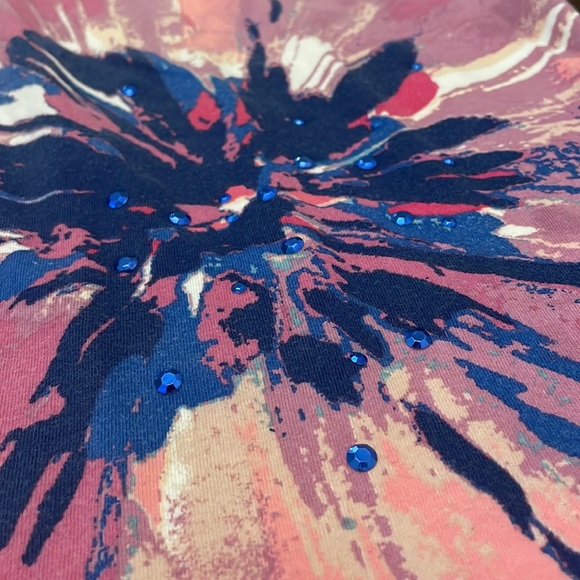 Flower blouse, medium - Picture 2 of 3